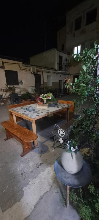 Francahouse Apartment Катания Екстериор снимка